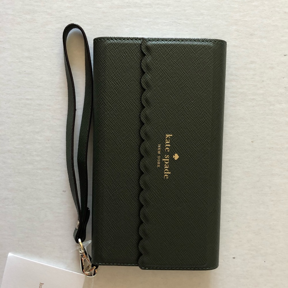 Kate Spade ♠️ scallop folio wristlet